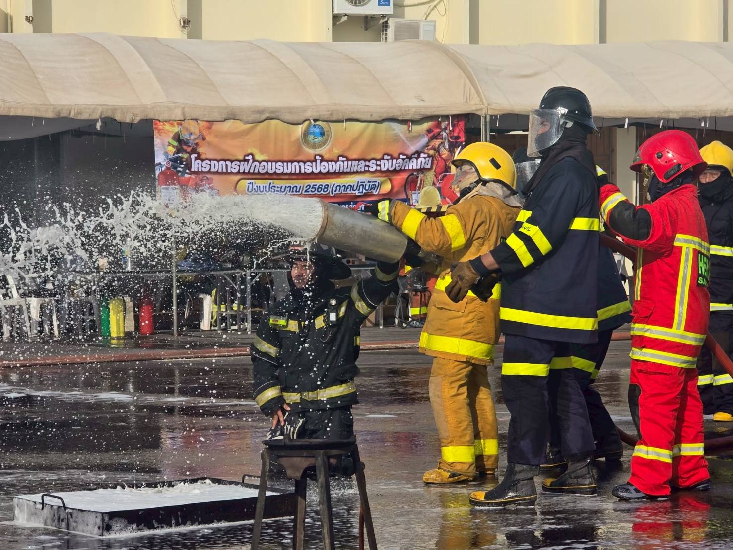 ภาพการฝึกซ้อมทีมงาน